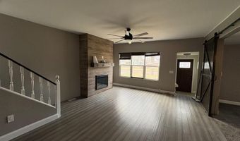 903 L St, Aurora, NE 68818
