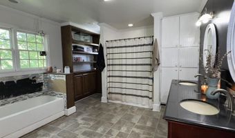 136 S Jackson St, Athens, TN 37303
