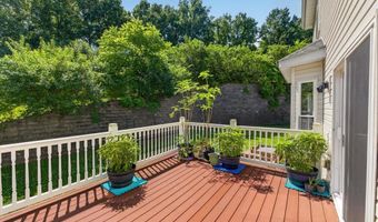 567 Brook Meadow Dr, Ballwin, MO 63021
