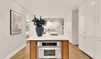 4320 LORCOM Ln, Arlington, VA 22207