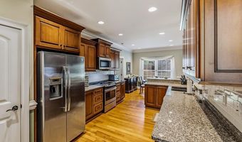 821 E Golden View Ln, Boiling Springs, SC 29316