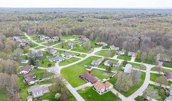 1584 Hemlock Dr, Ashtabula, OH 44004