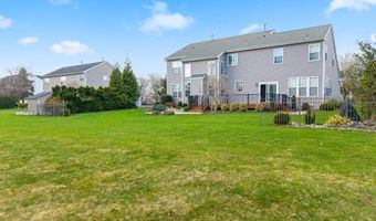 16 Heritage Dr, Allentown, NJ 08501