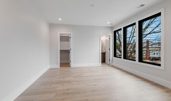 809 N KENMORE St, Arlington, VA 22201