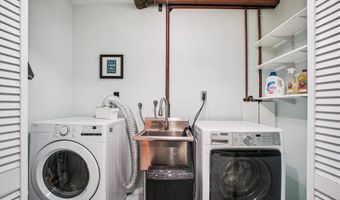 3818 N RIDGEVIEW Rd, Arlington, VA 22207
