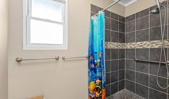 396 Kahiki St, Kahului, HI 96732