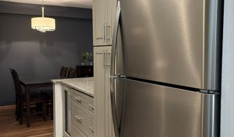 1227 S Old Wilke Rd 104, Arlington Heights, IL 60005
