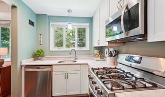 10427 MONTROSE Ave 104, Bethesda, MD 20814