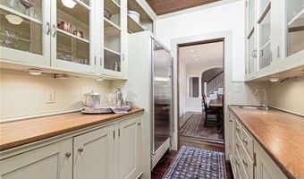 170 Lloyd Rd, North Kingstown, RI 02874