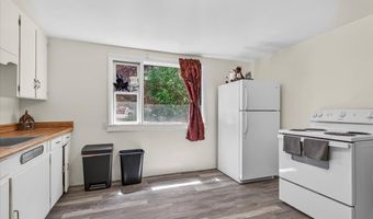 457 C St, Ashland, OR 97520