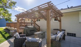 713 17th Ave SW, Altoona, IA 50009