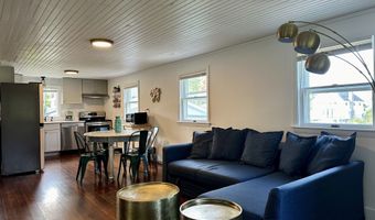 36 Tuxis Rd, Madison, CT 06443
