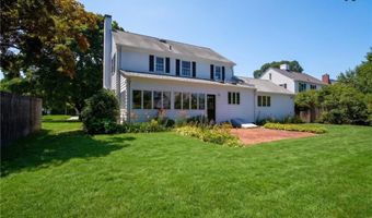 20 Drowne Pkwy, East Providence, RI 02916