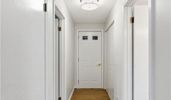 32 Briarwood Rd, Lincoln, RI 02865