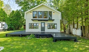 81 Mud Pt S, Alburgh, VT 05440