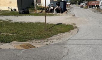 130 W Webster Ave, Ava, MO 65608