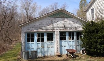 109 Evergreen Dr, Bennington, VT 05201