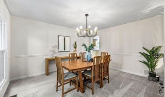1661 Kensington Dr, Algonquin, IL 60102