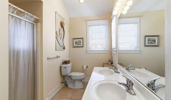 23 5th St, Beach Haven, NJ 08008