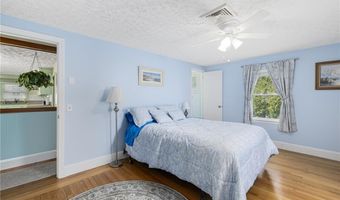 112 Center Ave, Middletown, RI 02842