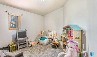 107 E Willow St, Beresford, SD 57004