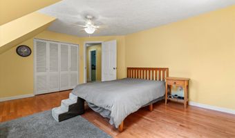 29 Maple Dr, Bedford, NH 03110