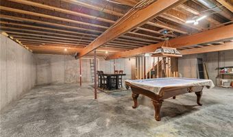 16011 Cedar St, Basehor, KS 66007