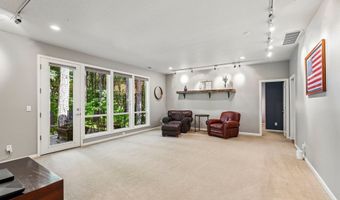 8297 SW HAYDEN Dr, Beaverton, OR 97007