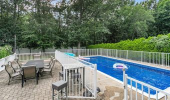26 Herb Rd, Middletown, NJ 07748