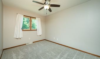 1103 4th St NW, Altoona, IA 50009