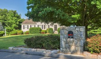 1 E Gate Rd, Danbury, CT 06811