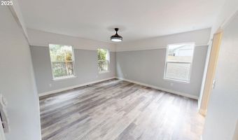 808 5TH St, Brookings, OR 97415