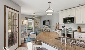 1094 Brookway Dr, Avon, IN 46123