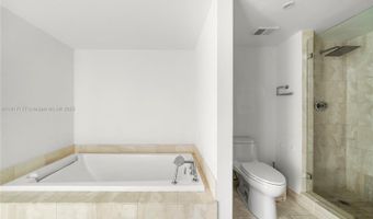 1000 W Island Blvd 2407, Aventura, FL 33160