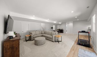 1009 W Aspen Ridge Cir, Polk City, IA 50226