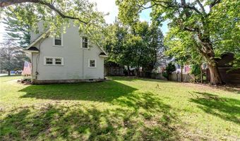 15 Kent Pl, Cranston, RI 02905