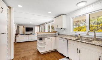 7 Cowsill Ln 1, Newport, RI 02840