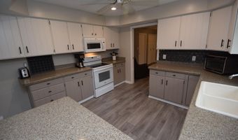 9640 Shady Ln, Algonac, MI 48001