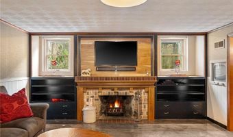 808 4th St SW, Austin, MN 55912