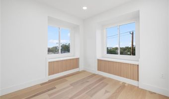 7 Sheffield Ave, Newport, RI 02840