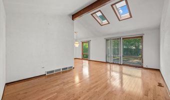 602 E Hackberry Dr, Arlington Heights, IL 60004