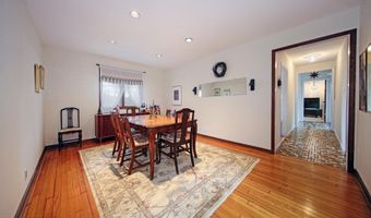 222 Red Hill Rd, Middletown, NJ 07748