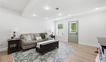 3021 N 157th St, Basehor, KS 66007