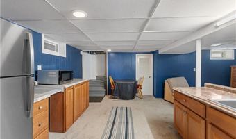 64 Deerfield Dr, Warwick, RI 02886