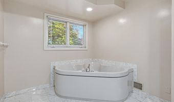 5715 MASSACHUSETTS, Bethesda, MD 20816