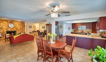 902 CRESTVIEW Dr, Auburndale, FL 33823