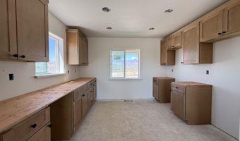 720 Emerald Ln, Battle Mountain, NV 89820