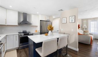 54 Salem Ave, Cranston, RI 02920