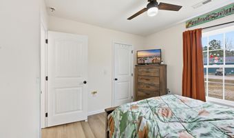 160 Leadwood St, Andrews, SC 29510