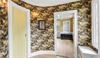 1331 New London Ave, Cranston, RI 02920
